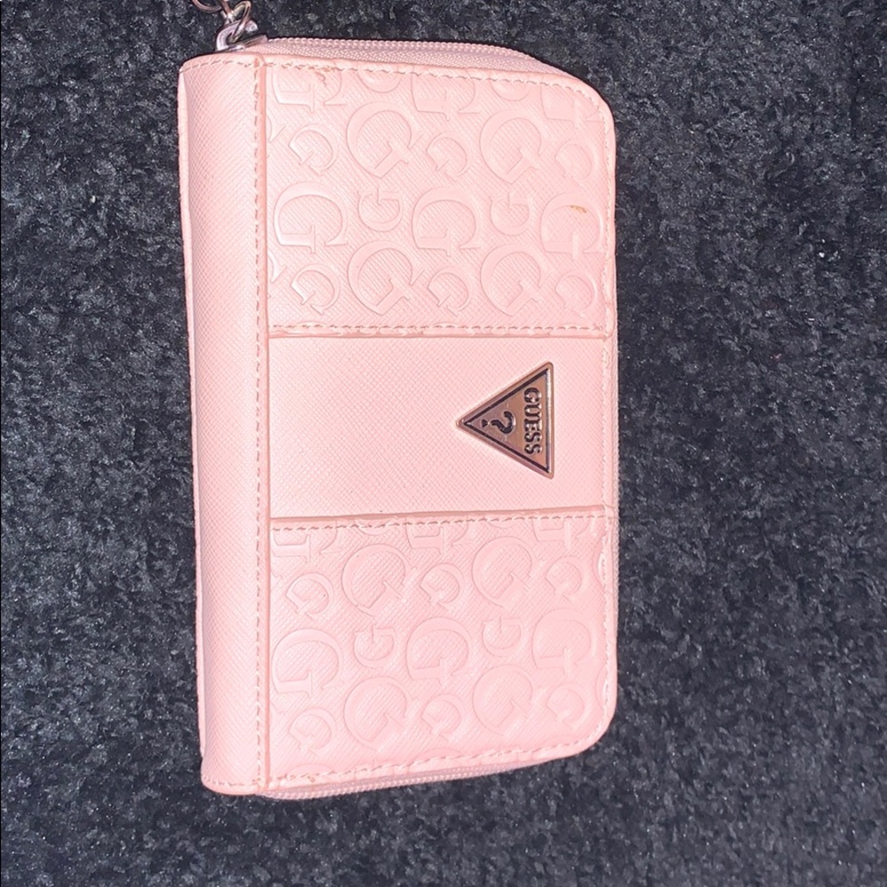 guess wallet